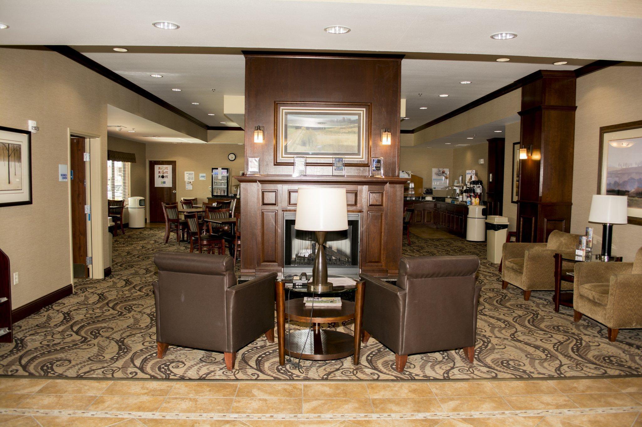 Holiday Inn Express & Suites - Mason City By Ihg Exterior foto